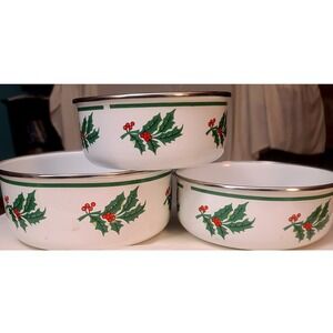 Vintage Holly Berry Enamel Mixing Bowls Set of 3 with Lids Christmas Kitchenware